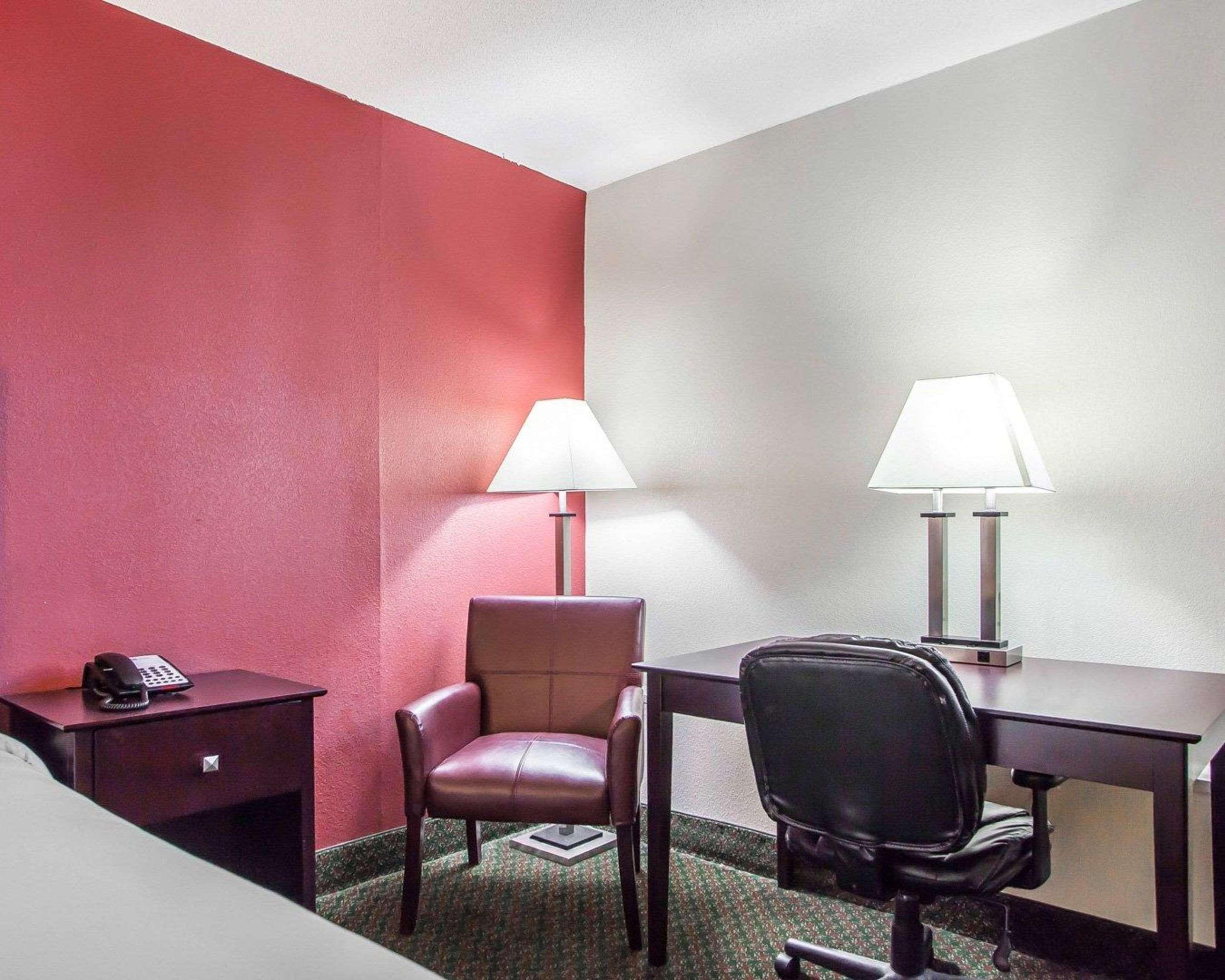 Comfort Inn & Suites Wyomissing-Reading Exterior photo