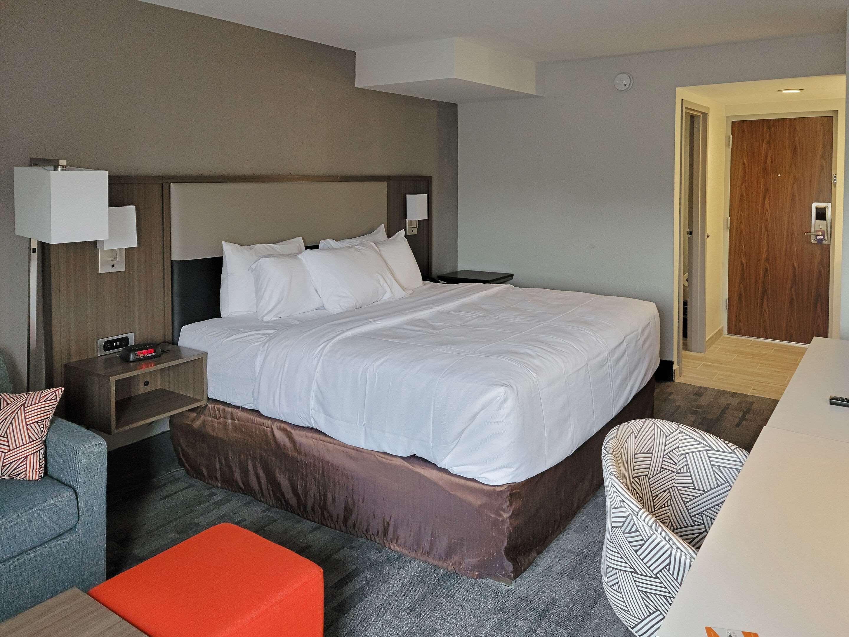 Comfort Inn & Suites Wyomissing-Reading Exterior photo
