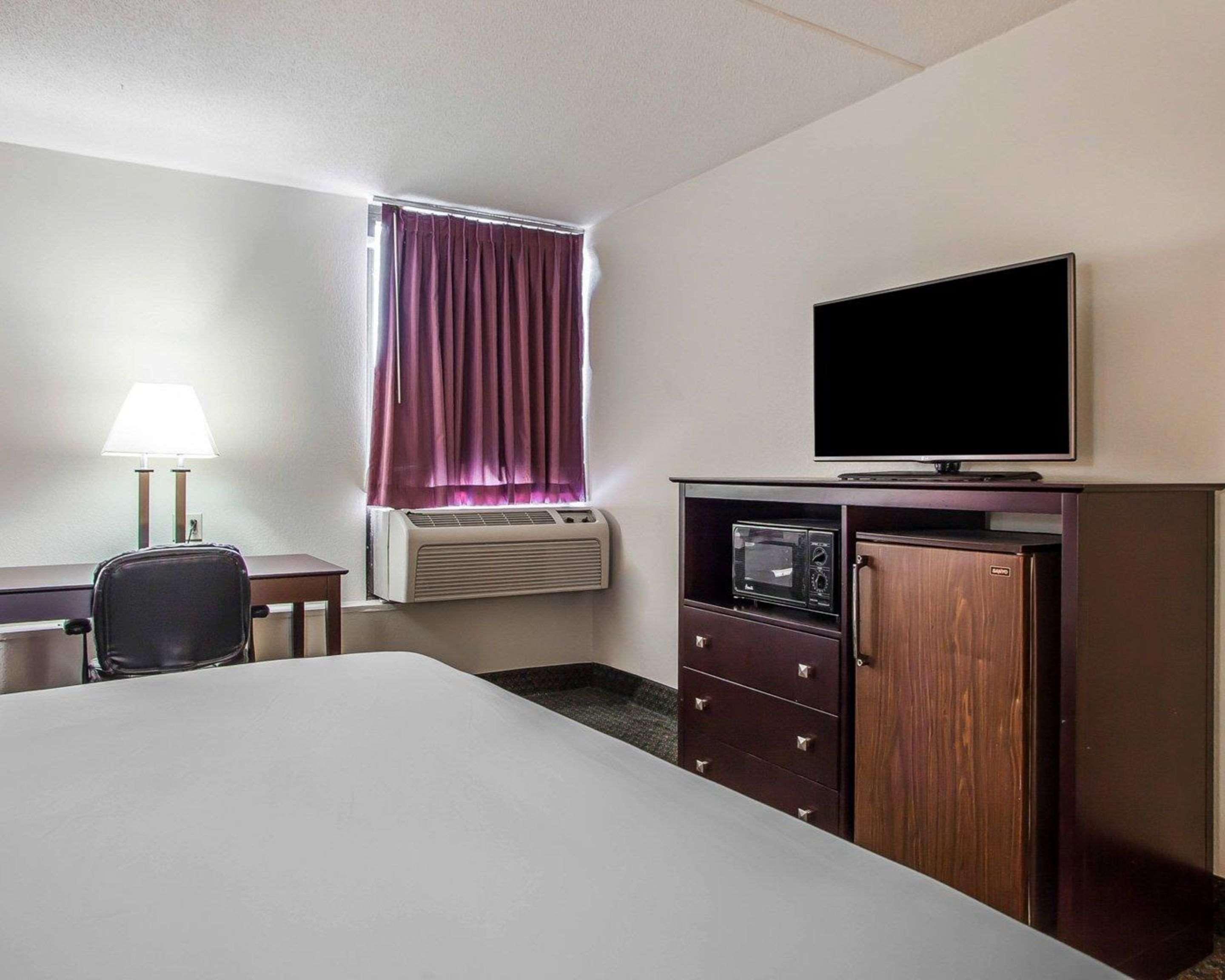Comfort Inn & Suites Wyomissing-Reading Exterior photo