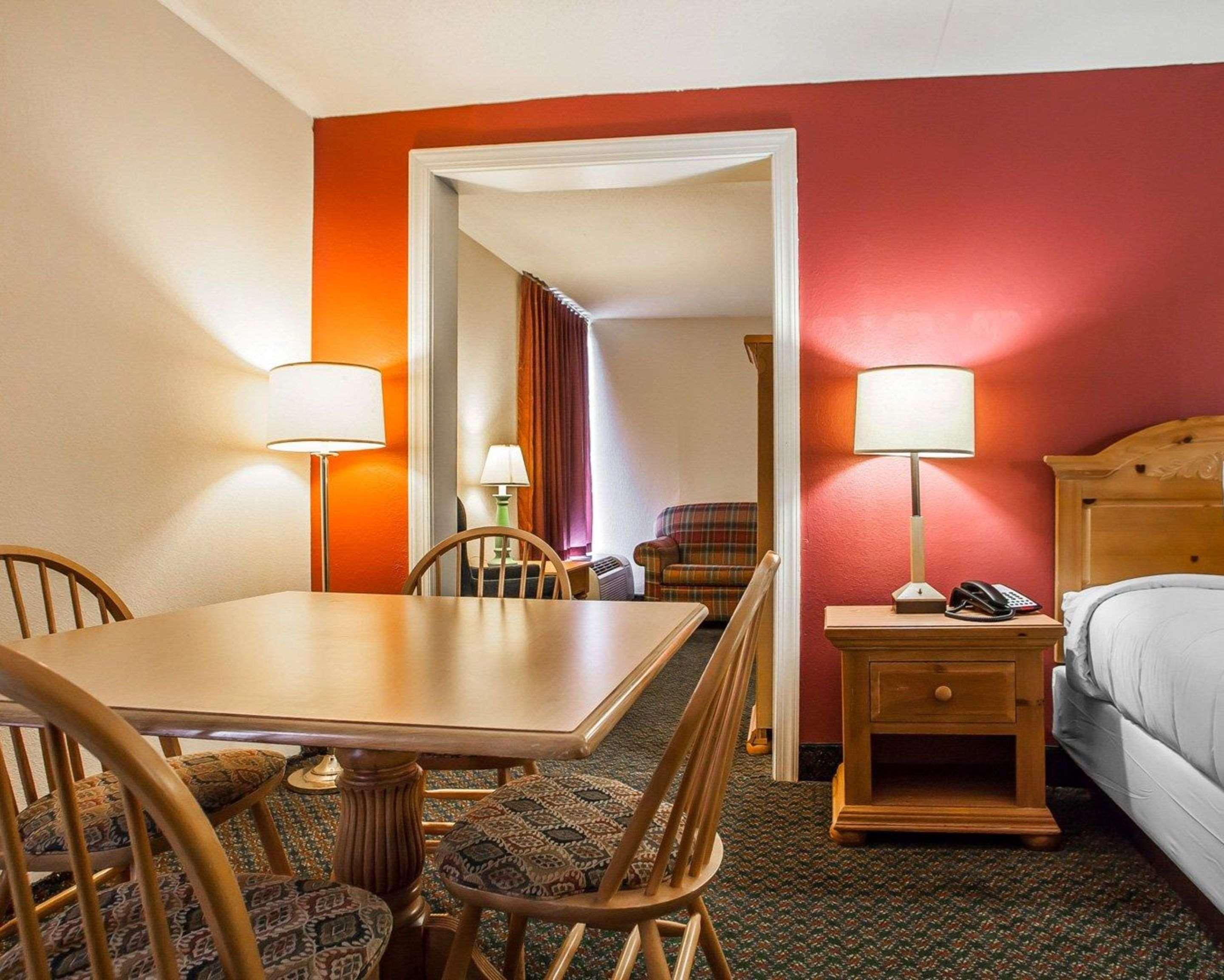 Comfort Inn & Suites Wyomissing-Reading Exterior photo