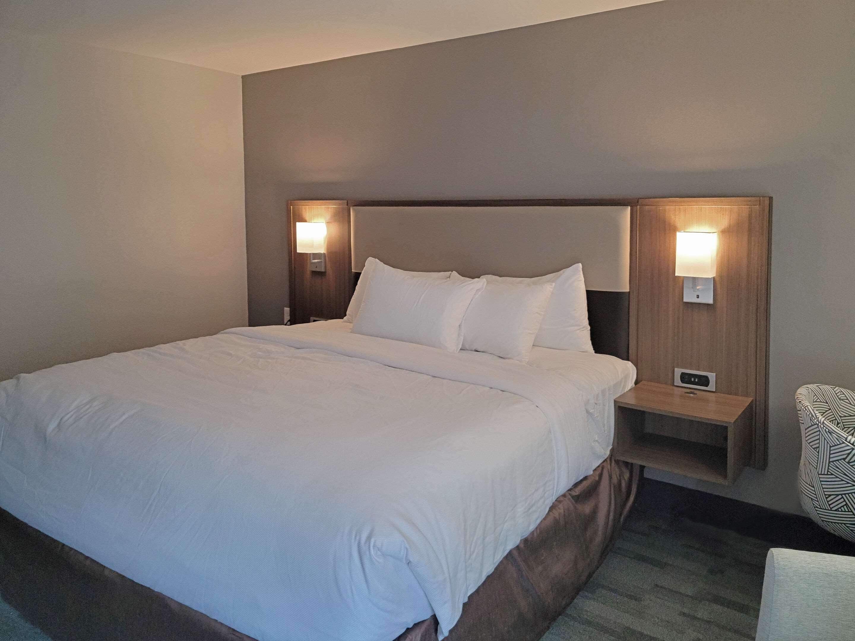 Comfort Inn & Suites Wyomissing-Reading Exterior photo