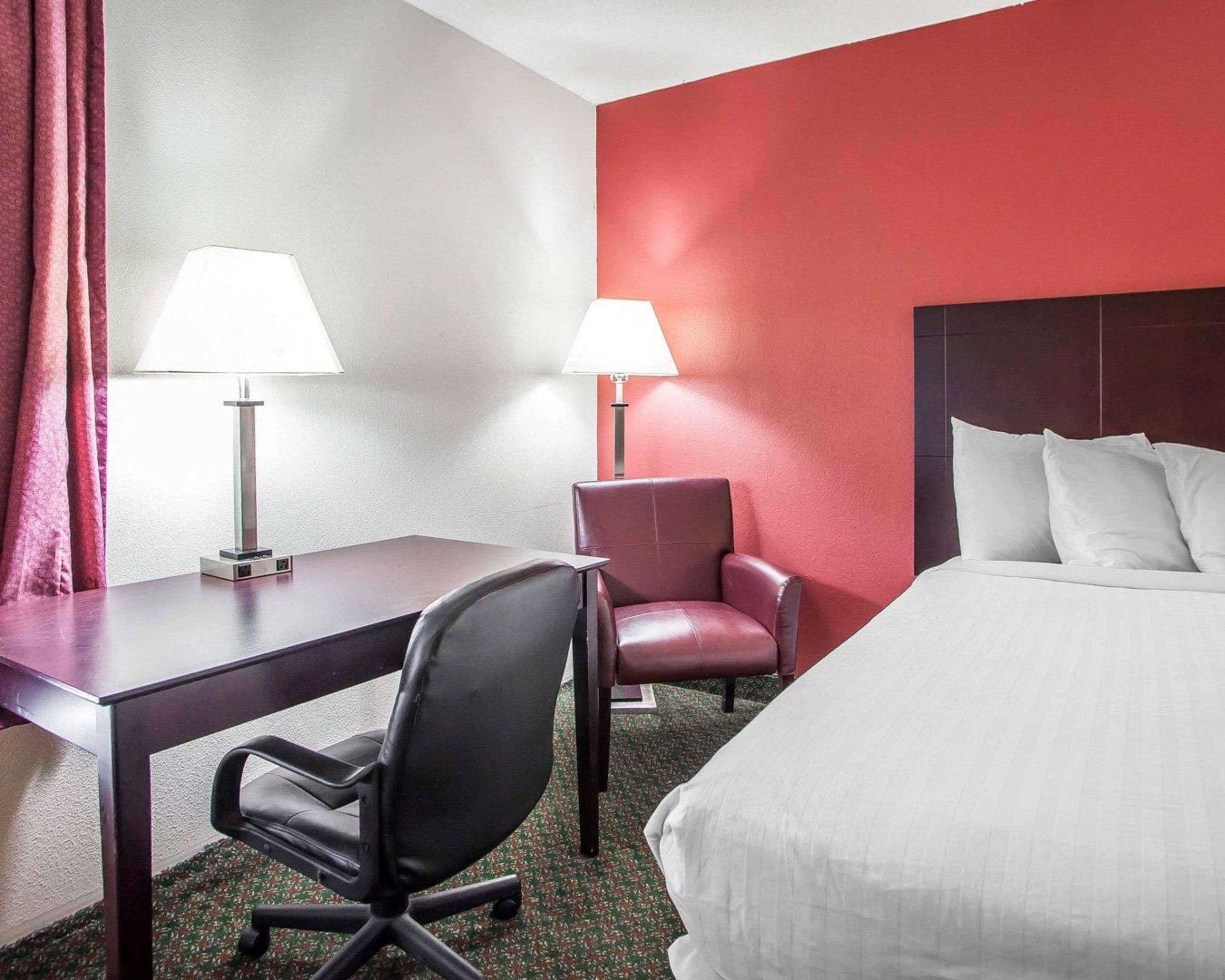 Comfort Inn & Suites Wyomissing-Reading Exterior photo