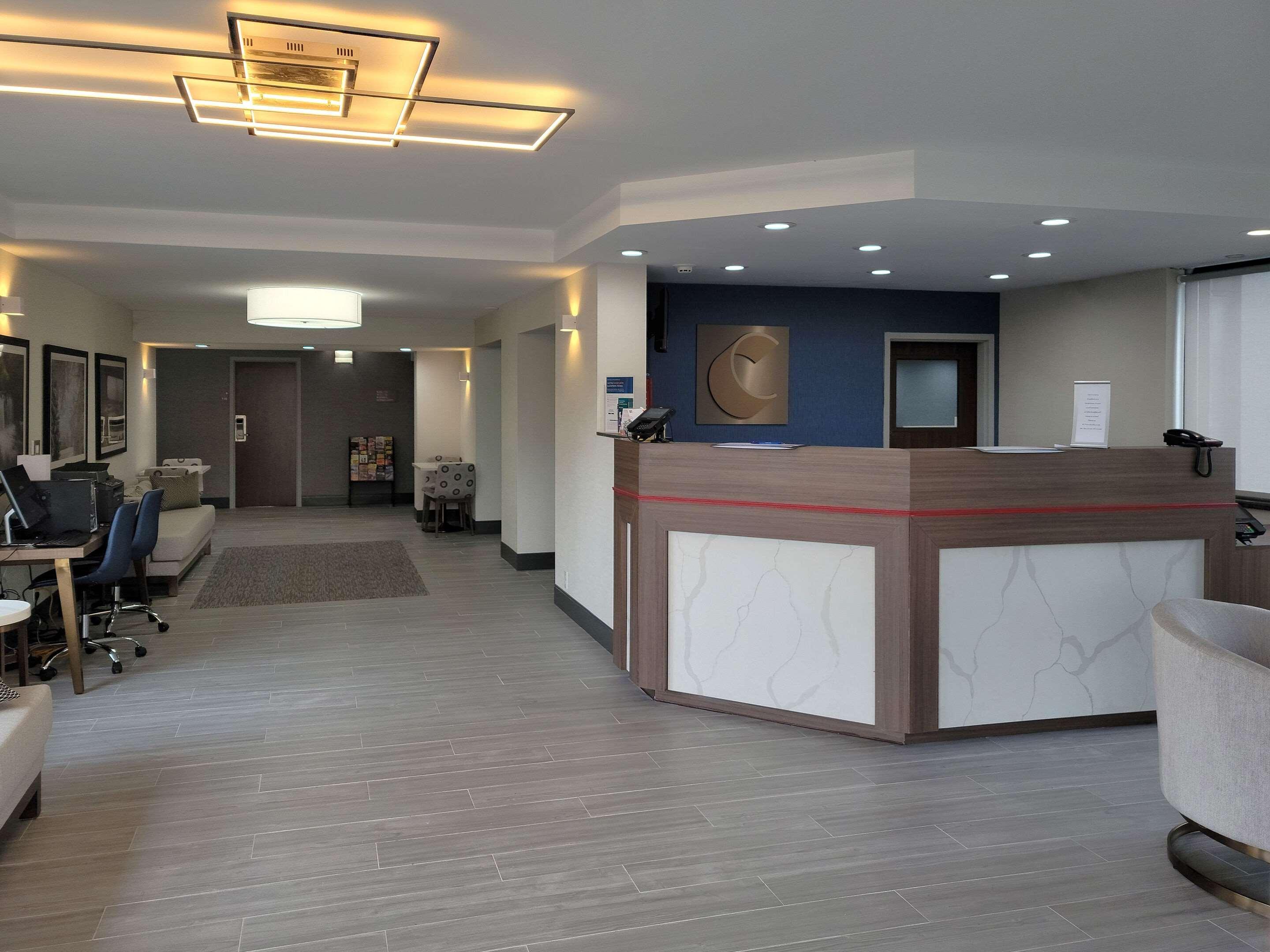 Comfort Inn & Suites Wyomissing-Reading Exterior photo