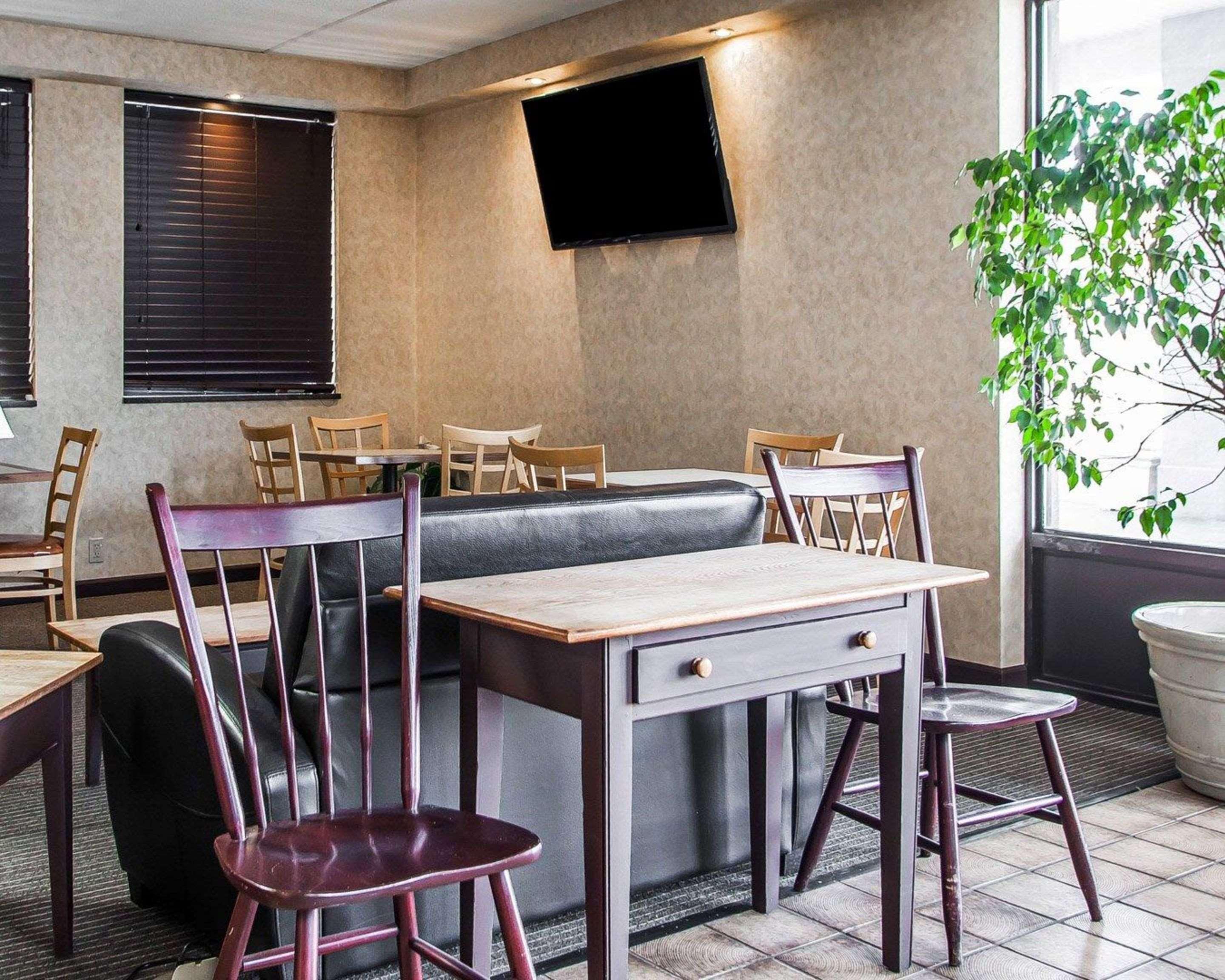 Comfort Inn & Suites Wyomissing-Reading Exterior photo