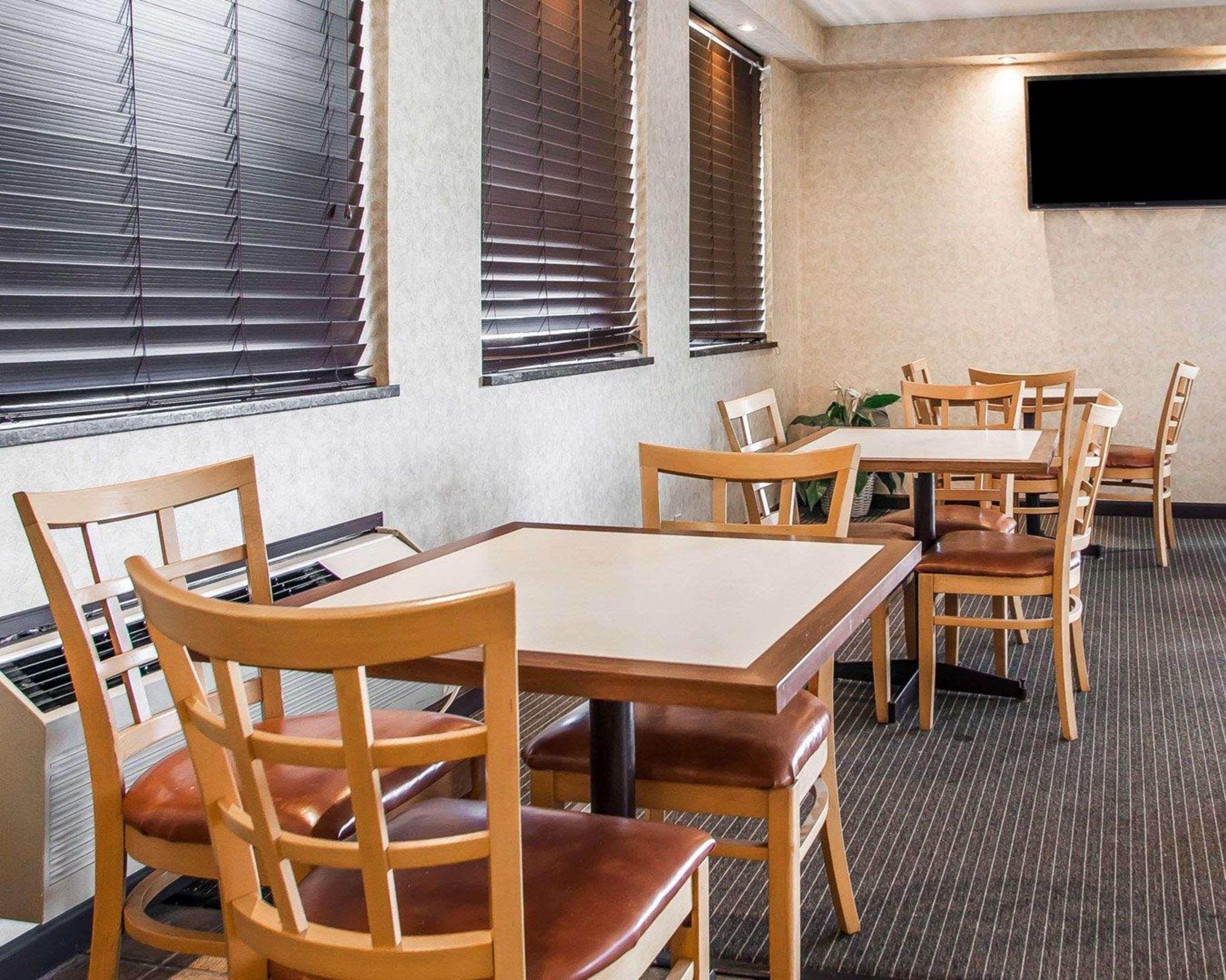 Comfort Inn & Suites Wyomissing-Reading Exterior photo