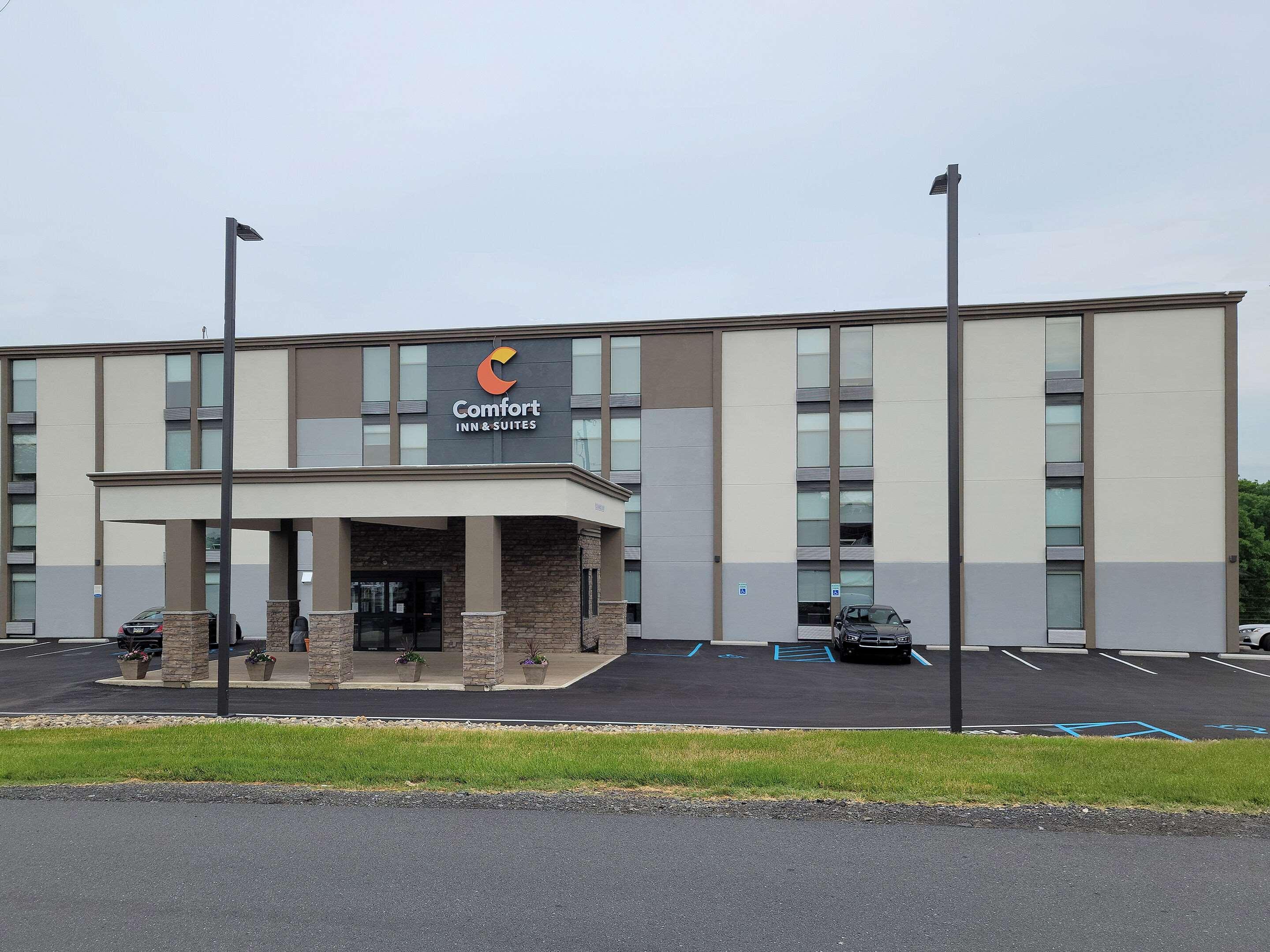 Comfort Inn & Suites Wyomissing-Reading Exterior photo